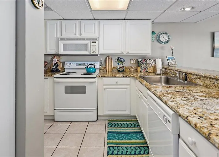 3 Bedroom Rainbow With Fabulous Direct Ocean Views And Outdoor Pool! Holiday home *