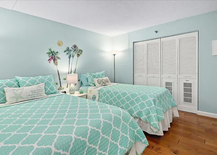 3 Bedroom Rainbow With Fabulous Direct Ocean Views And Outdoor Pool!