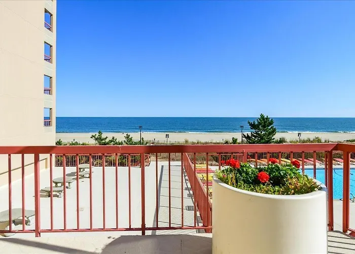Holiday home 3 Bedroom Rainbow With Fabulous Direct Ocean Views And Outdoor Pool! *